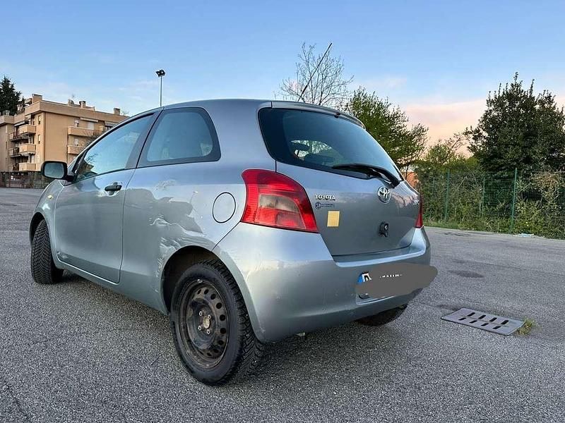 Usata Toyota Yaris 68 CV (50 kW) 2003 Berlina