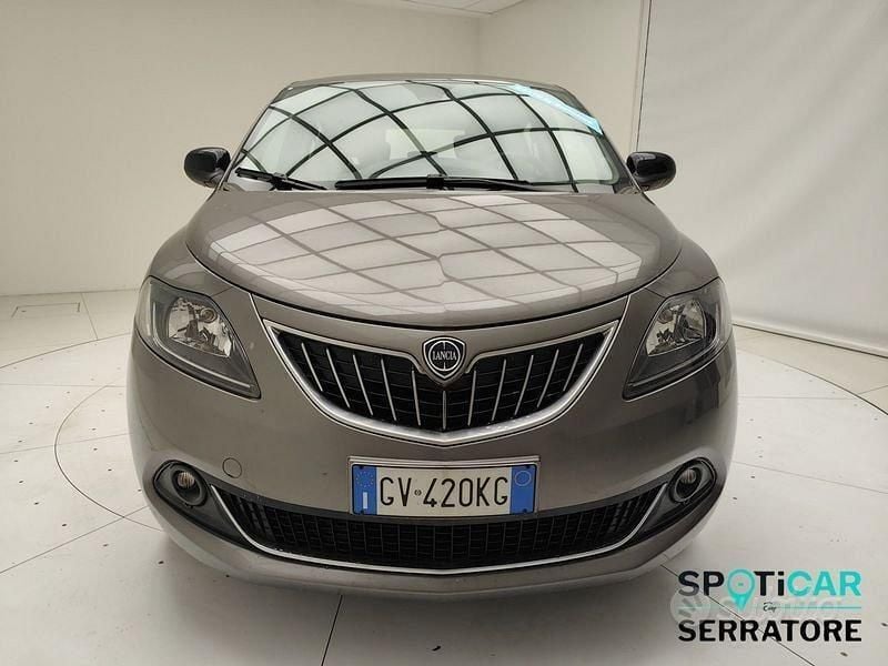 Begagnad Lancia Ypsilon S 70 HK (51 kW) 2024 Grå Halvkombi
