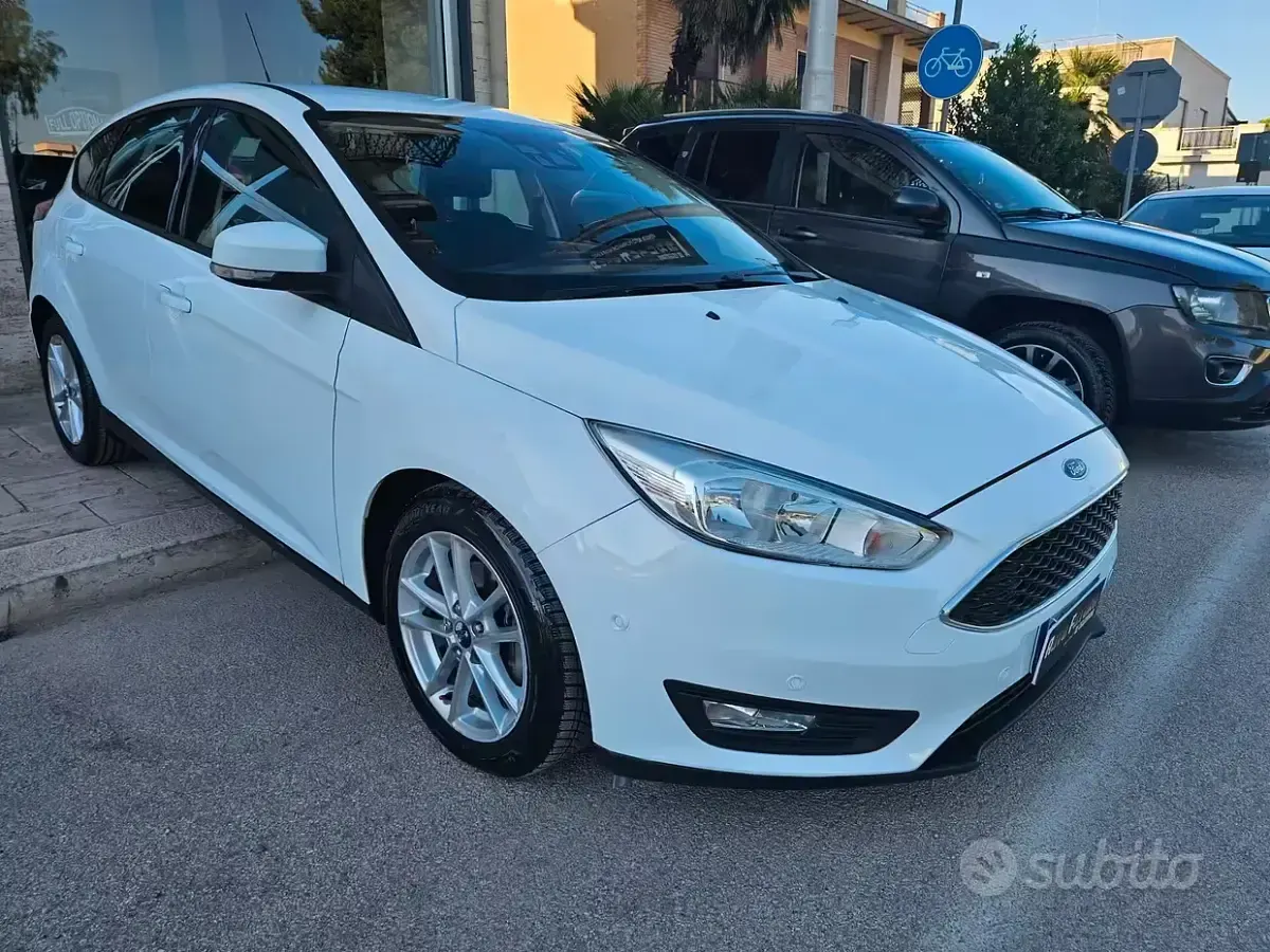 Usata Ford Focus Business Edition 120 CV (88 kW) 2015 Bianco Berlina