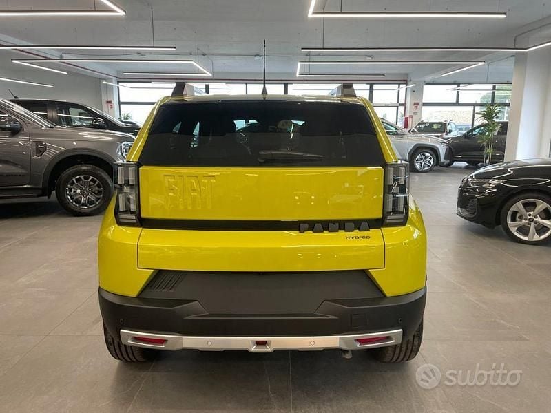 Nuova Fiat Grande Panda La Prima 110 CV (80 kW) 2025 Giallo Utilitaria