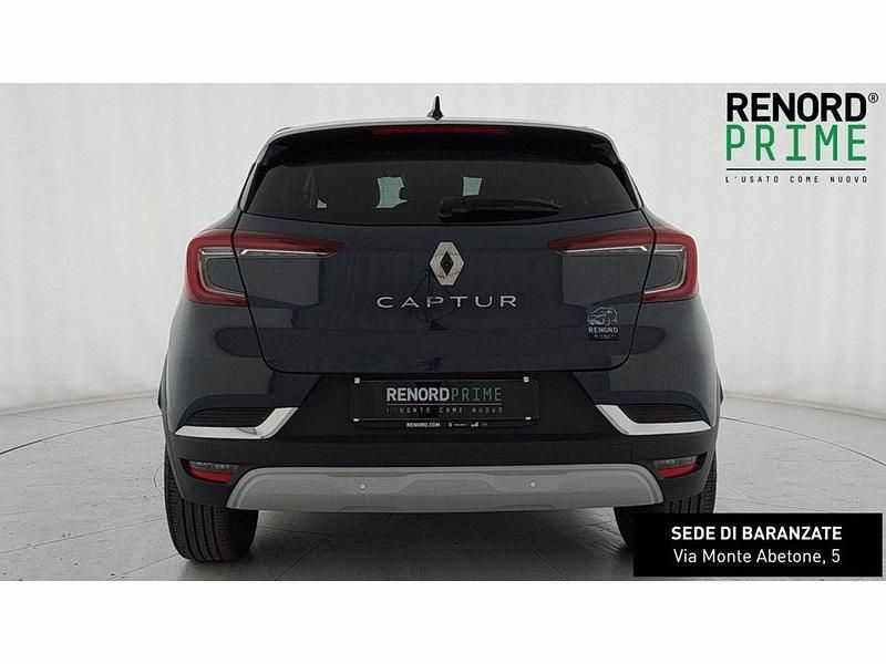Usata Renault Captur Techno 143 CV (105 kW) 2022 Blu marino SUV