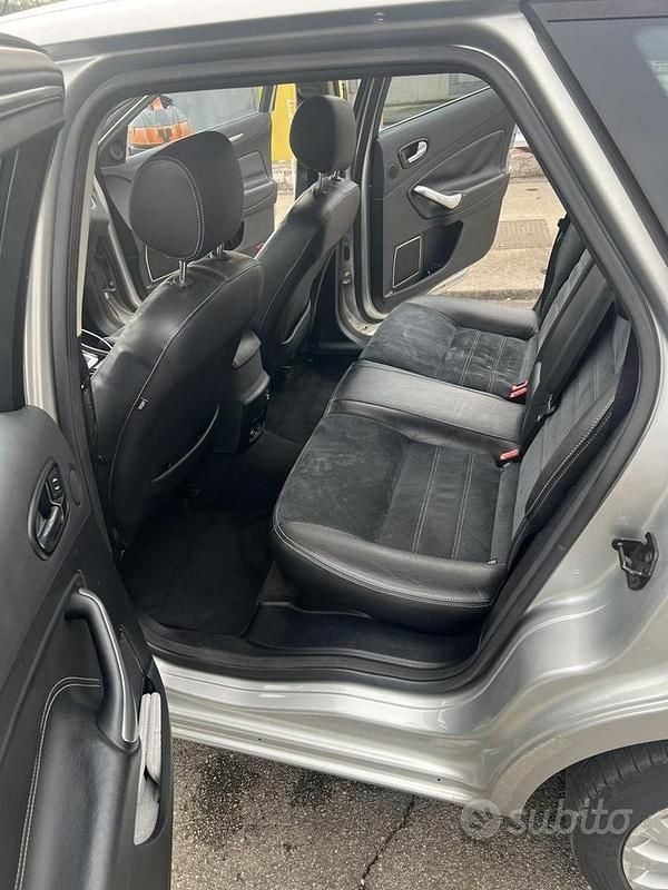 Begagnad Ford Mondeo 2010 Grå Kombi