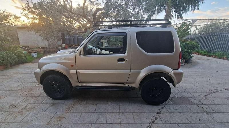 Usata Suzuki Jimny 86 CV (63 kW) 2010 SUV