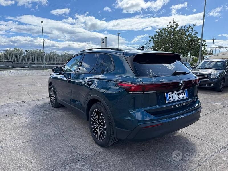 Gebraucht VW Tiguan Elegance 150 PS (110 kW) 2024 Blau SUV