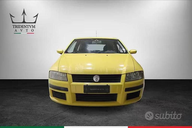 Usata Fiat Stilo 133 CV (97 kW) 2005 Giallo Berlina