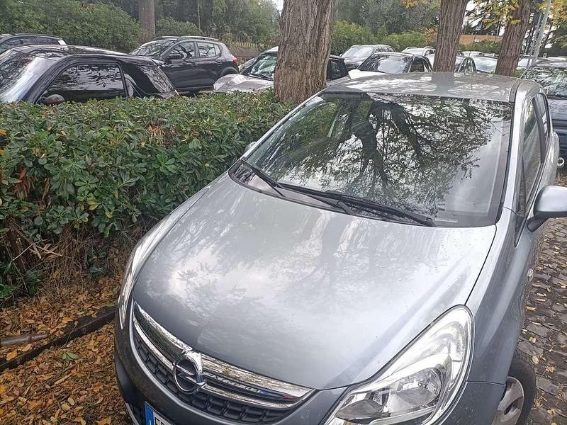Usata Opel Corsa Edition 86 CV (63 kW) 2013 Berlina