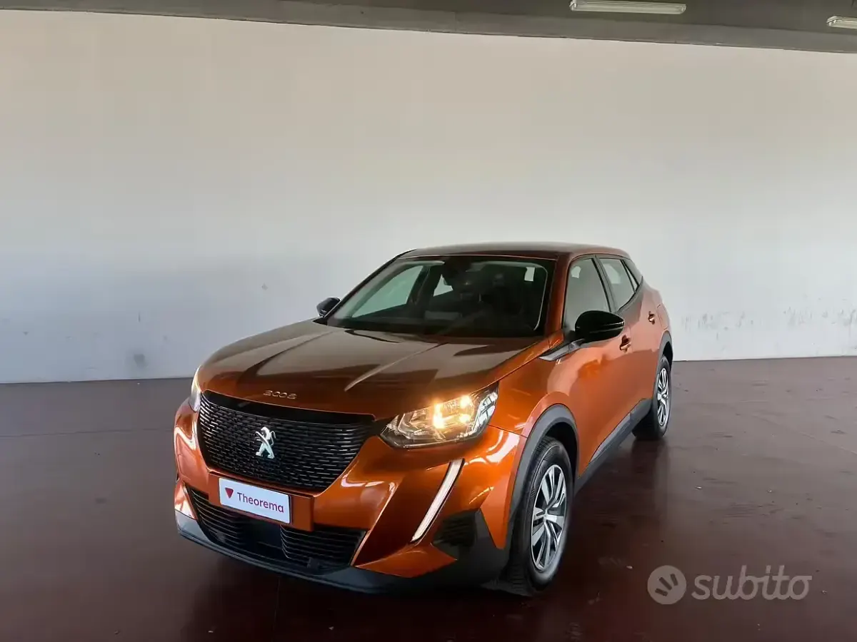 Usata Peugeot 2008 Allure 102 CV (75 kW) 2022 SUV