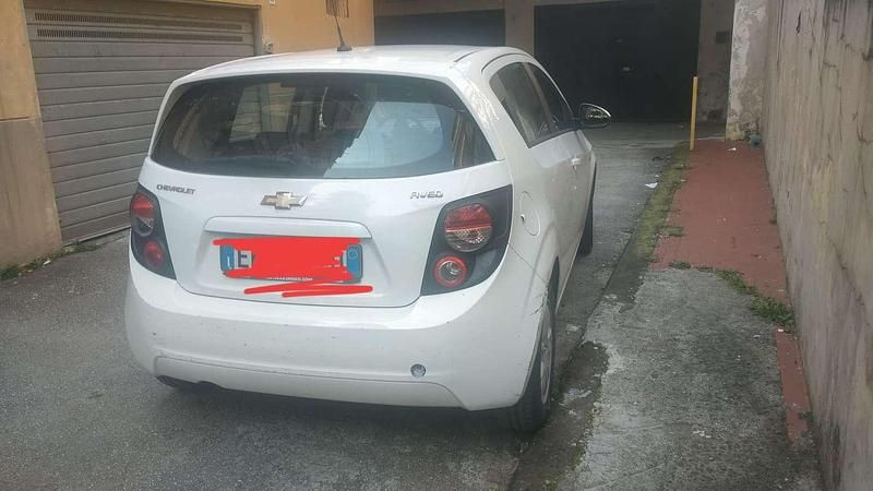 Usata Chevrolet Aveo LTZ 101 CV (74 kW) 2011 Bianco Berlina