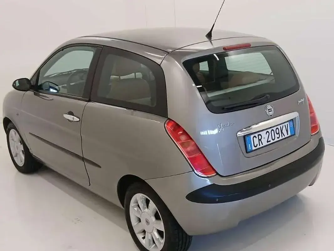 Usata Lancia Ypsilon 69 CV (50 kW) 2004 Bronzo Utilitaria