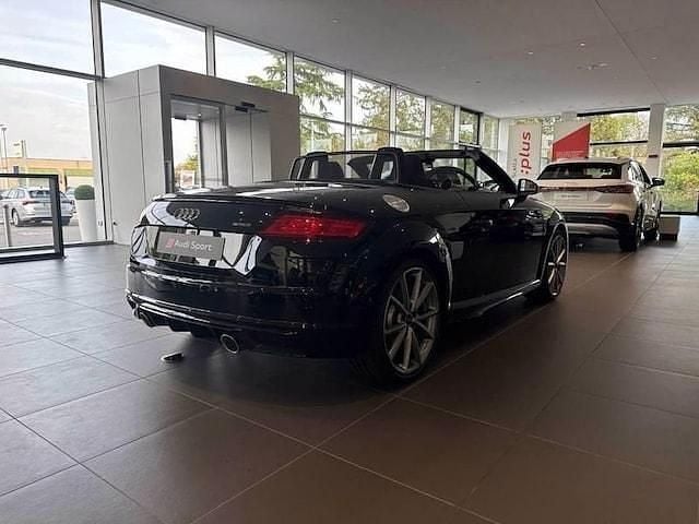 Usata Audi TT Roadster Comfort 245 CV (180 kW) 2023 Nero mythos metallizzato Cabrio