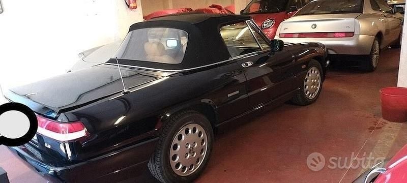 Usata Alfa Romeo Spider 117 CV (86 kW) 1990 Nero Cabrio