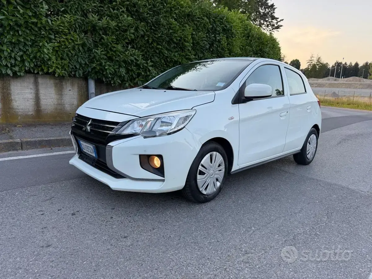 Usata Mitsubishi Space Star Intense 71 CV (52 kW) 2020 Grigio Utilitaria