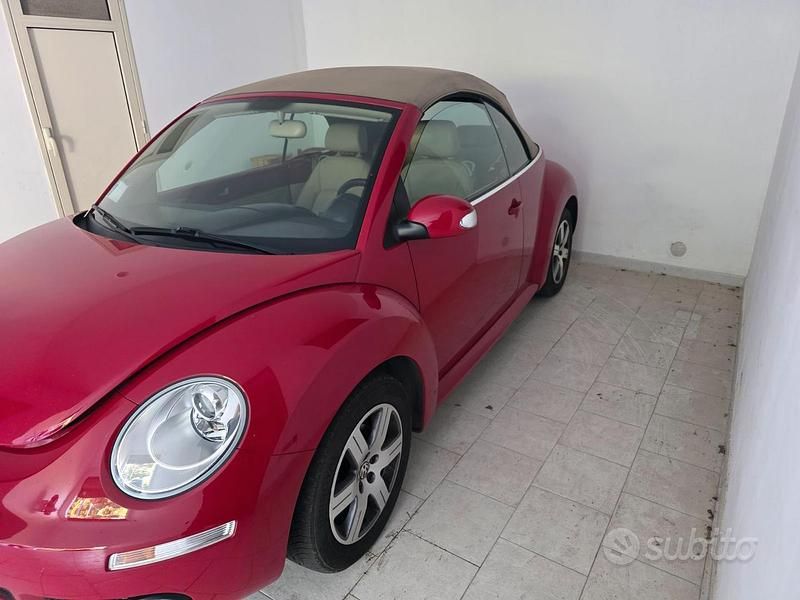 Usata VW New Beetle Cabriolet 105 CV (77 kW) 2010 Cabrio