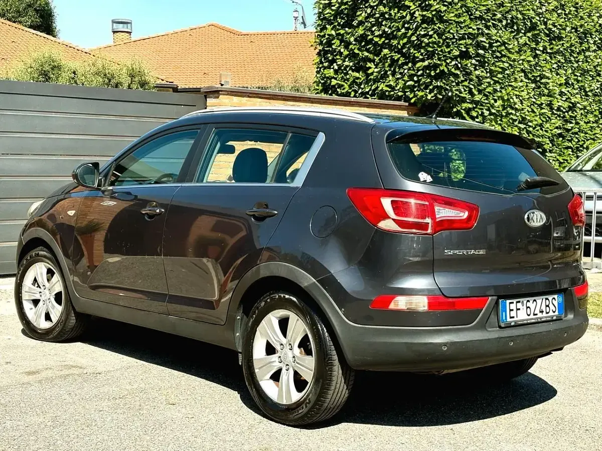 Usata Kia Sportage 134 CV (98 kW) 2011 Grigio SUV