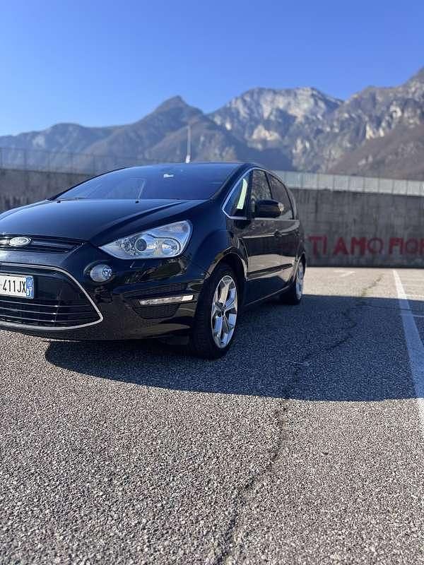 Usata Ford S-MAX Titanium 163 CV (119 kW) 2010 Nero Monovolume