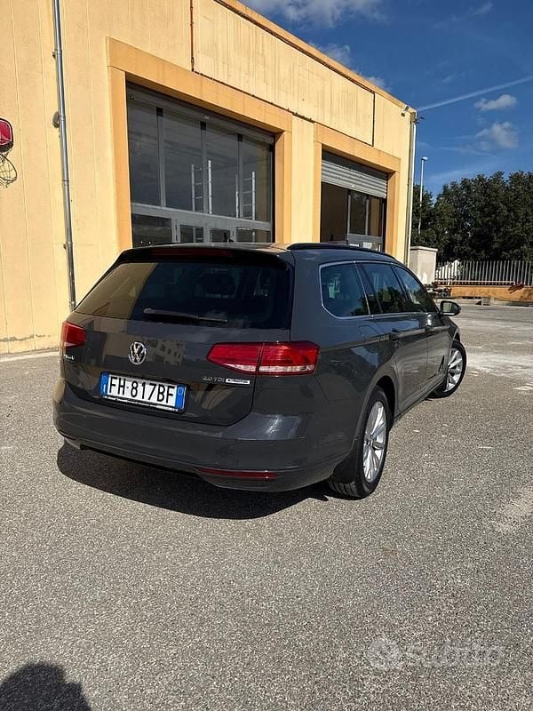 Usata VW Passat 170 CV (125 kW) 2017 Grigio Station wagon