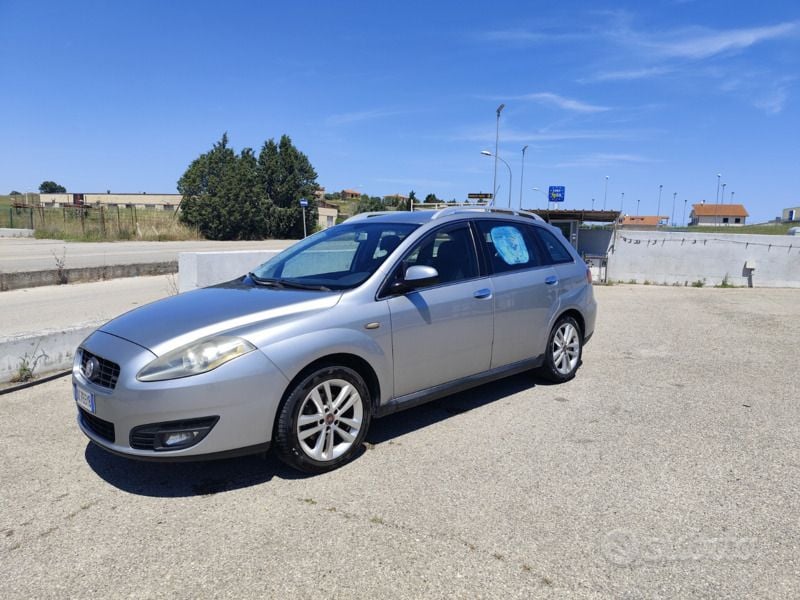 Usata 2011 Fiat Croma Station wagon | 2800 € (Cara) - Immagine 1/4