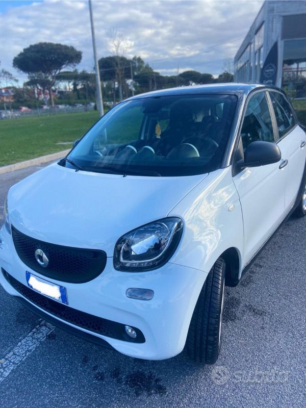 Usata Smart ForFour 71 CV (52 kW) 2019 Bianco Utilitaria