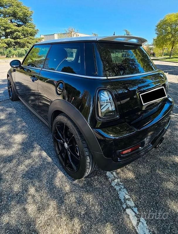 Käytetty Mini Cooper SD 143 HP (105 kW) 2012 Musta Viistoperä