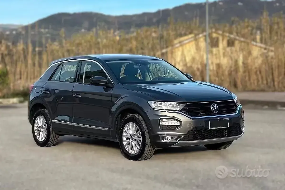 Usata VW T-Roc Business 150 CV (110 kW) 2020 Grigio SUV