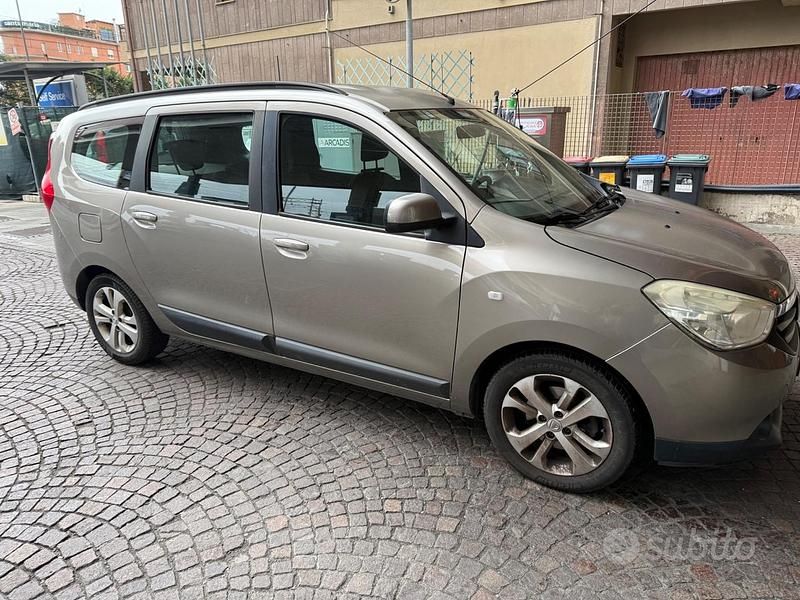 Usata Dacia Lodgy Ambiance 110 CV (80 kW) 2012 Marrone Monovolume