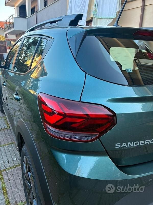 Usata Dacia Sandero Stepway 90 CV (66 kW) 2025 Verde Utilitaria