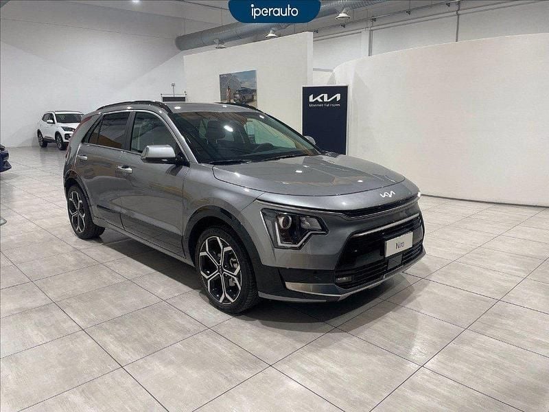 Begagnad Kia e-Niro Style 125 kW (171 HK) 2025 Grå SUV