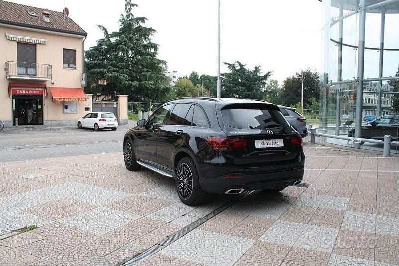 Usata Mercedes GLC300 245 CV (180 kW) 2021 Nero SUV