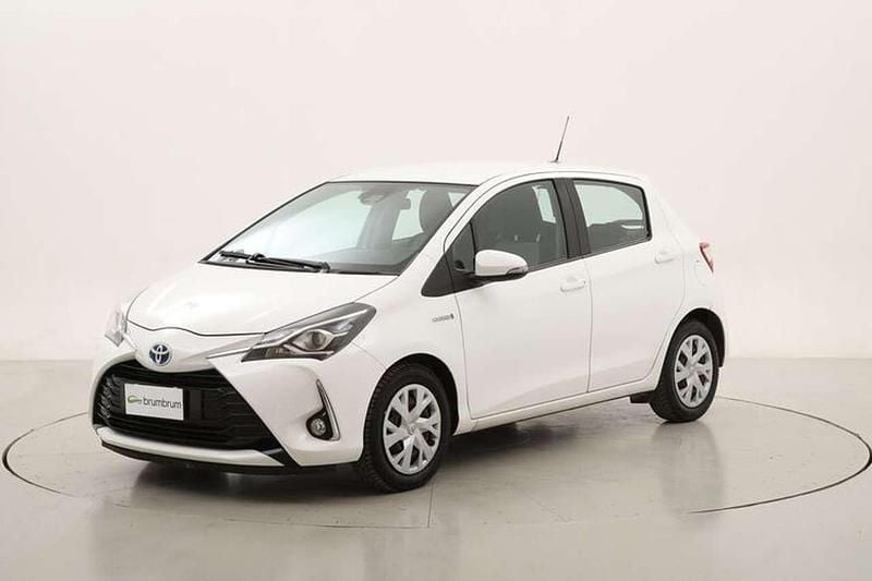 Usata Toyota Yaris Hybrid Business Edition 101 CV (74 kW) 2020 Bianco Utilitaria