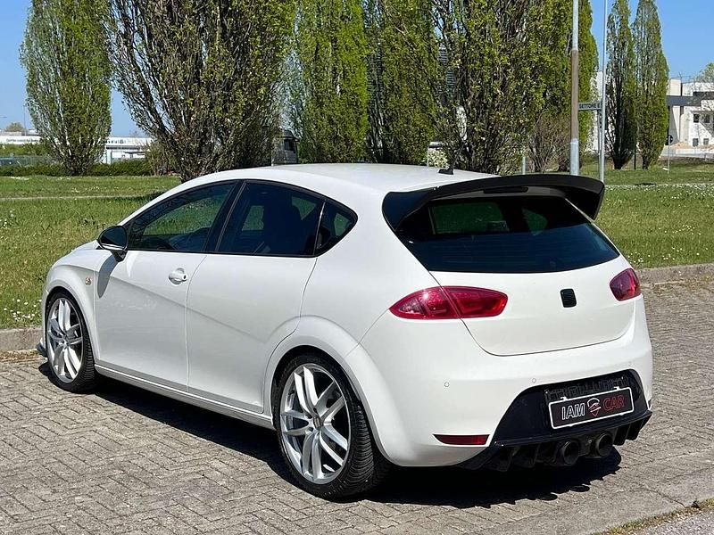 Usata Seat Leon CUPRA 265 CV (194 kW) 2011 Bianco Utilitaria