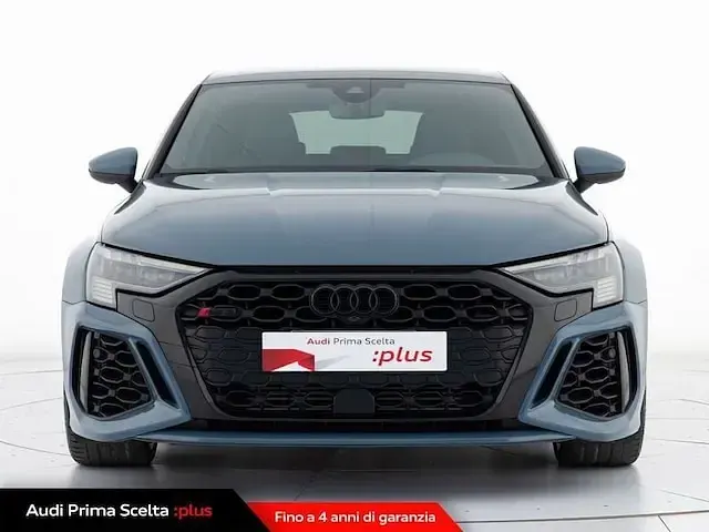 Usata Audi RS3 Sportback Comfort 400 CV (294 kW) 2023 Grigio kemora metallizzato Utilitaria