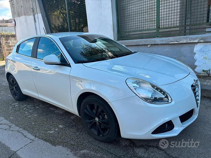 Usata Alfa Romeo Giulietta Progression 105 CV (77 kW) 2012 Bianco Utilitaria