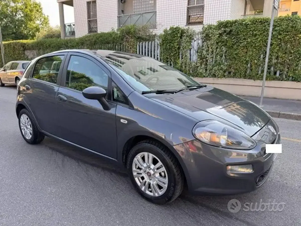 Usata Fiat Punto 69 CV (50 kW) 2012 Grigio Utilitaria