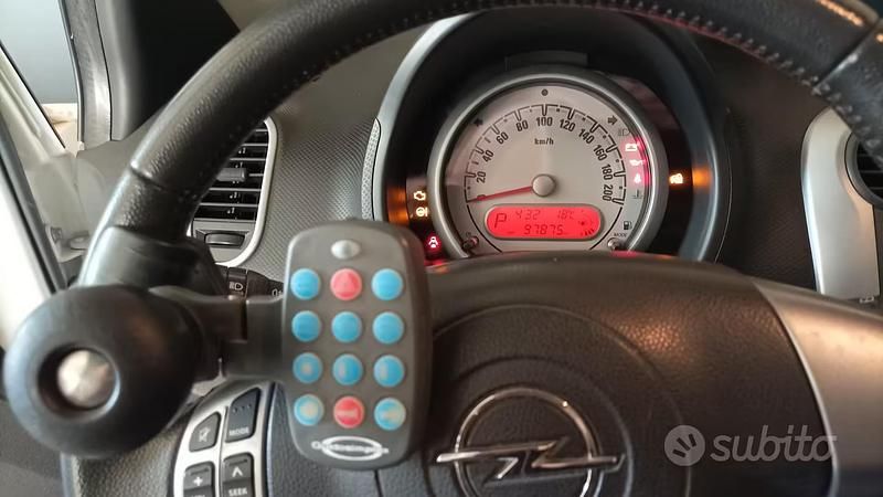 Usata Opel Agila 86 CV (63 kW) 2012 Bianco Utilitaria