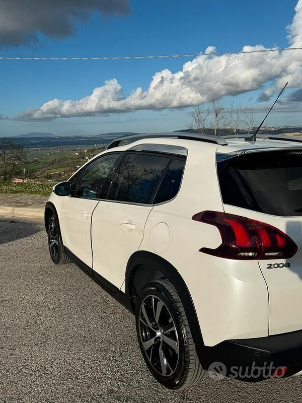 Usata Peugeot 2008 Allure 2017 SUV