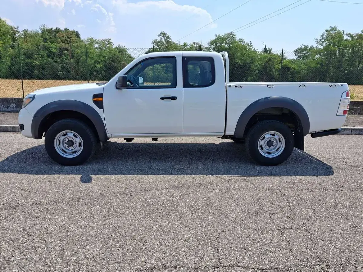 Usata Ford Ranger XL 143 CV (105 kW) 2010 Bianco Pick-up