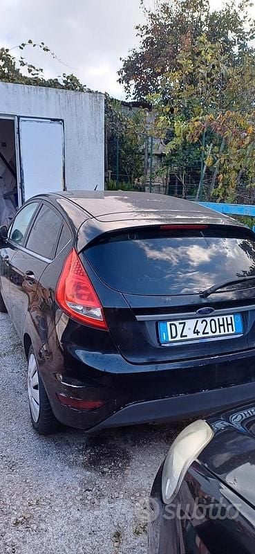 Usata Ford Fiesta 97 CV (71 kW) 2009 Nero Utilitaria