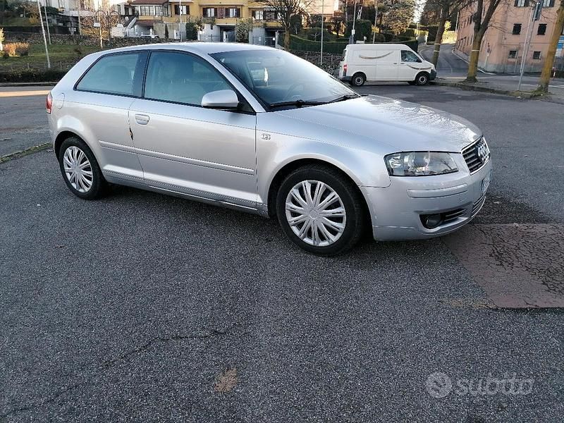 Grigio Usata 2004 Audi A3 Ambition Coupé | 2400 € (Buon prezzo) - Immagine 1/4