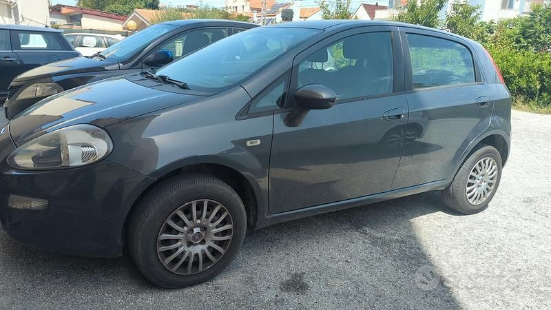 Usata Fiat Grande Punto 77 CV (56 kW) 2015 Grigio Utilitaria