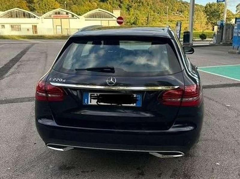 Usata Mercedes C220 Premium 194 CV (142 kW) 2019 Blu/azzurro Station wagon