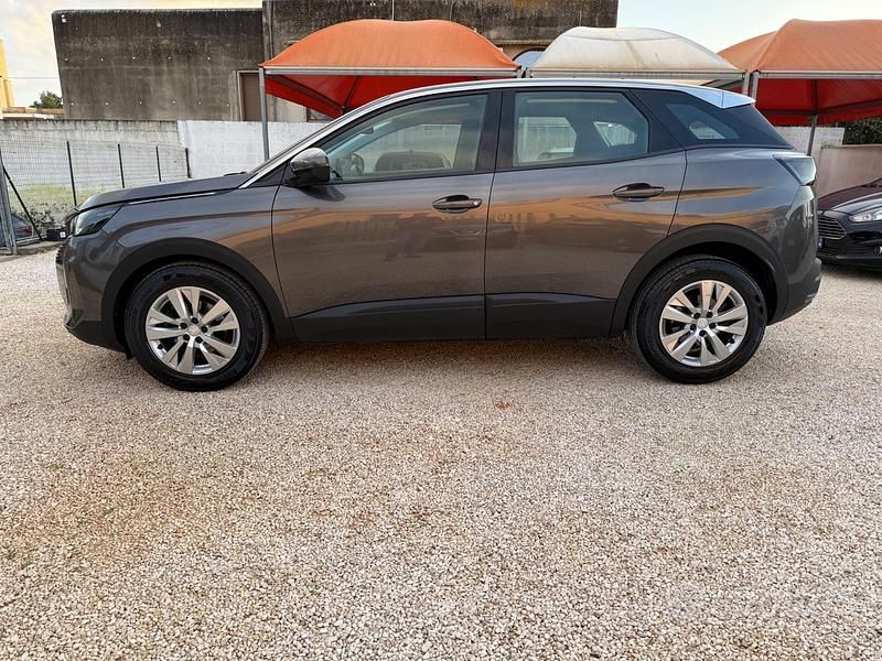 Usata Peugeot 3008 Active 130 CV (95 kW) 2021 Grigio Station wagon