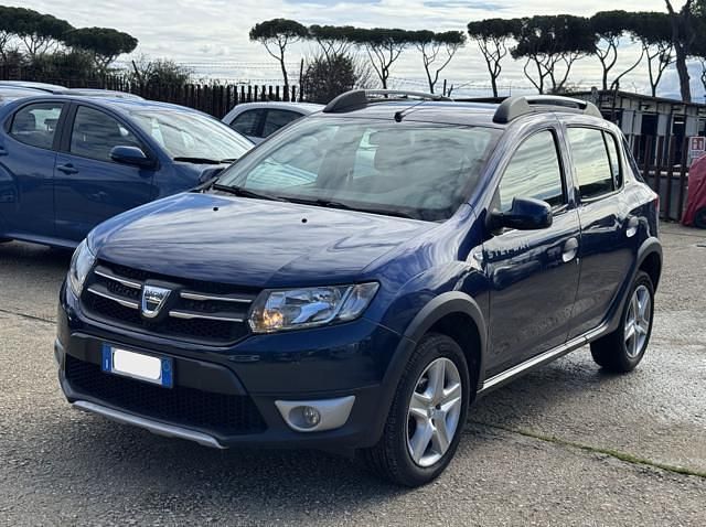Usata Dacia Sandero Stepway 90 CV (66 kW) 2016 Blu SUV