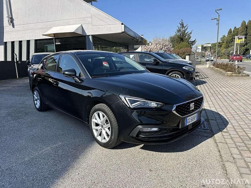 Usata Seat Leon Business 110 CV (80 kW) 2021 Nero Utilitaria