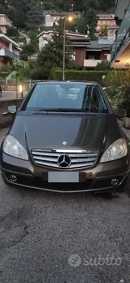Usata Mercedes A180 Avantgarde 109 CV (80 kW) 2009 Marrone Berlina