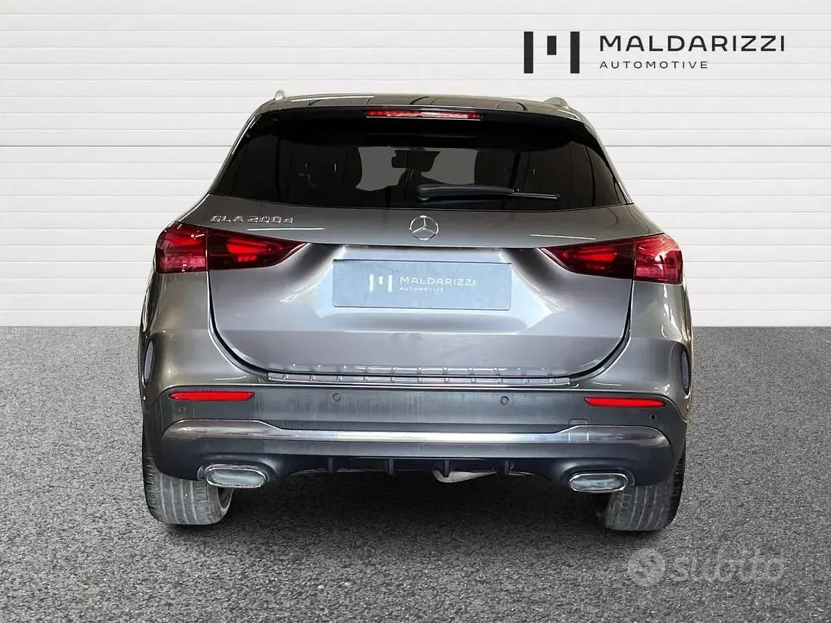 Usata Mercedes GLA200 Advanced Plus 150 CV (110 kW) 2023 Grigio SUV