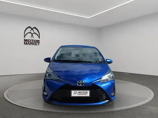 Usata Toyota Yaris Active 69 CV (50 kW) 2018 Blu Berlina