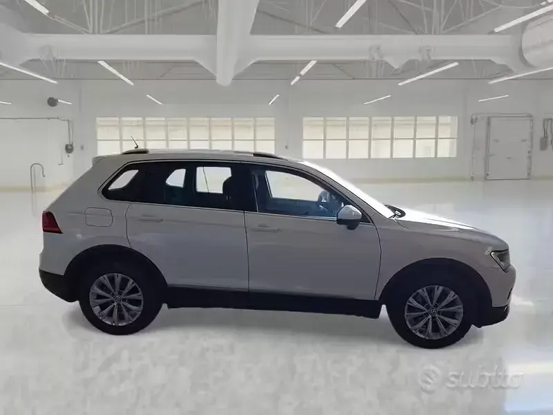 Usata VW Tiguan Business 149 CV (109 kW) 2020 Bianco SUV