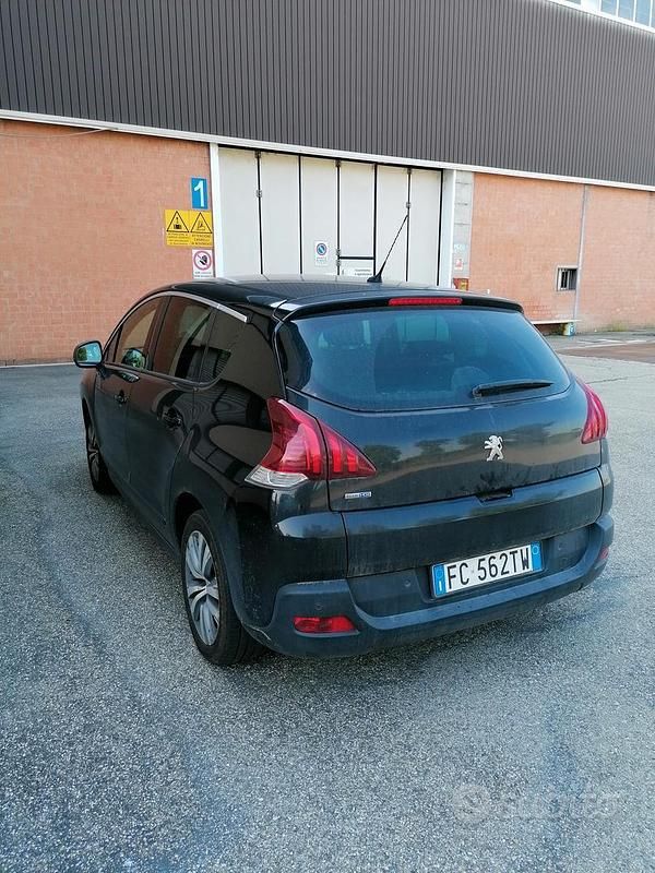 Usata Peugeot 3008 Business-Line 130 CV (95 kW) 2016 Nero SUV