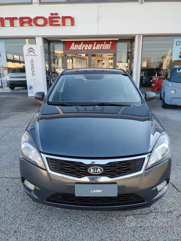 Usata Kia Ceed GT LX 90 CV (66 kW) 2010 Grigio Berlina