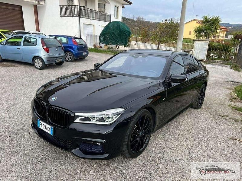 Usata BMW 750 Luxury Line 400 CV (294 kW) 2017 Nero Berlina